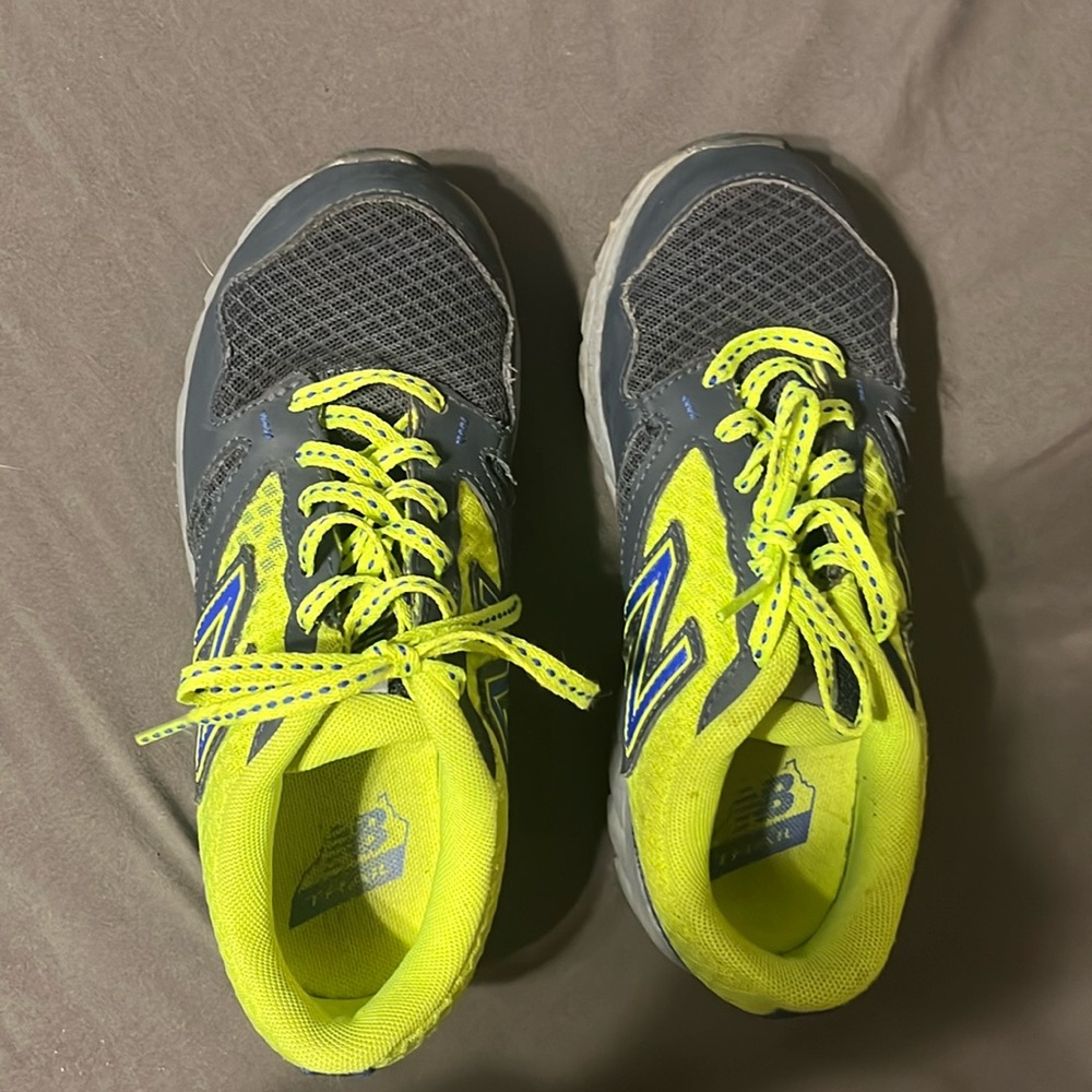 Kids New Balance size 2 sneakers